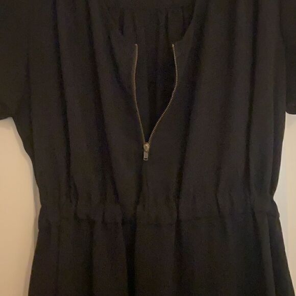 Black dress with zipper detail - Picture 3 of 4